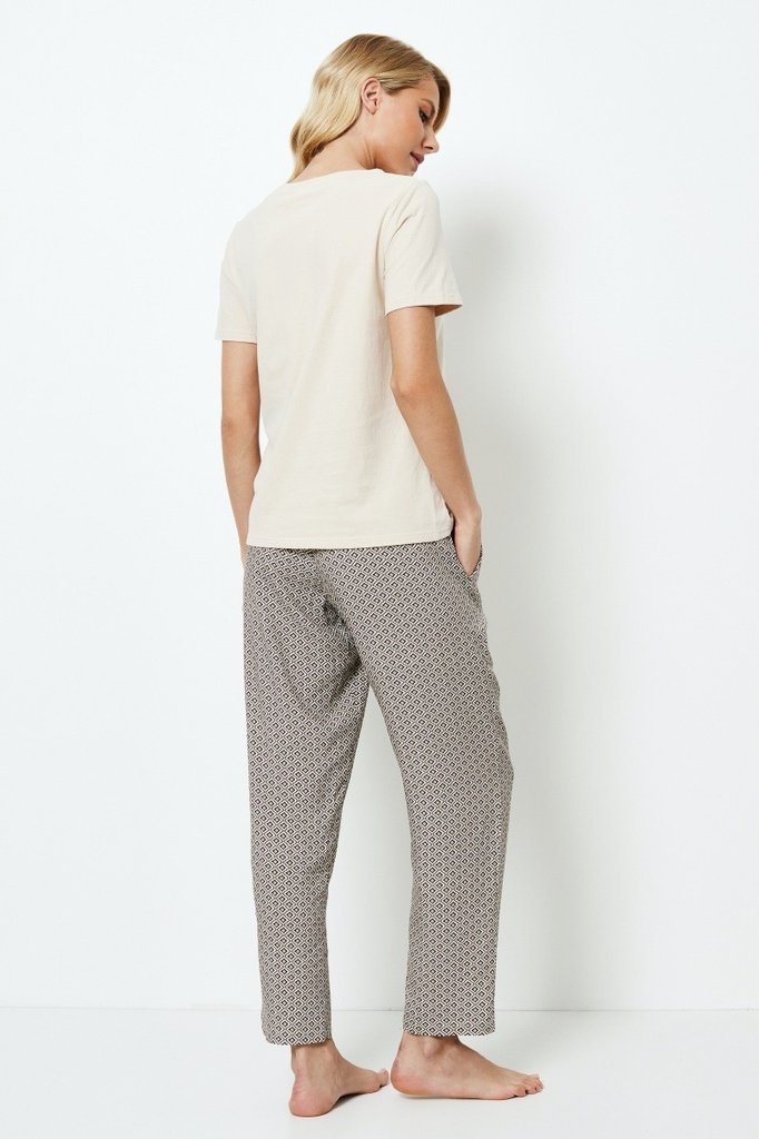 sku: JADE | Brand: Aruelle  | Size: XSmall Small Medium Large XLarge XXLarge  | Colors: Бежевый  | Бренды Aruelle | Домашняя одежда Пижамы | Title: Пижама с брюками JADE
