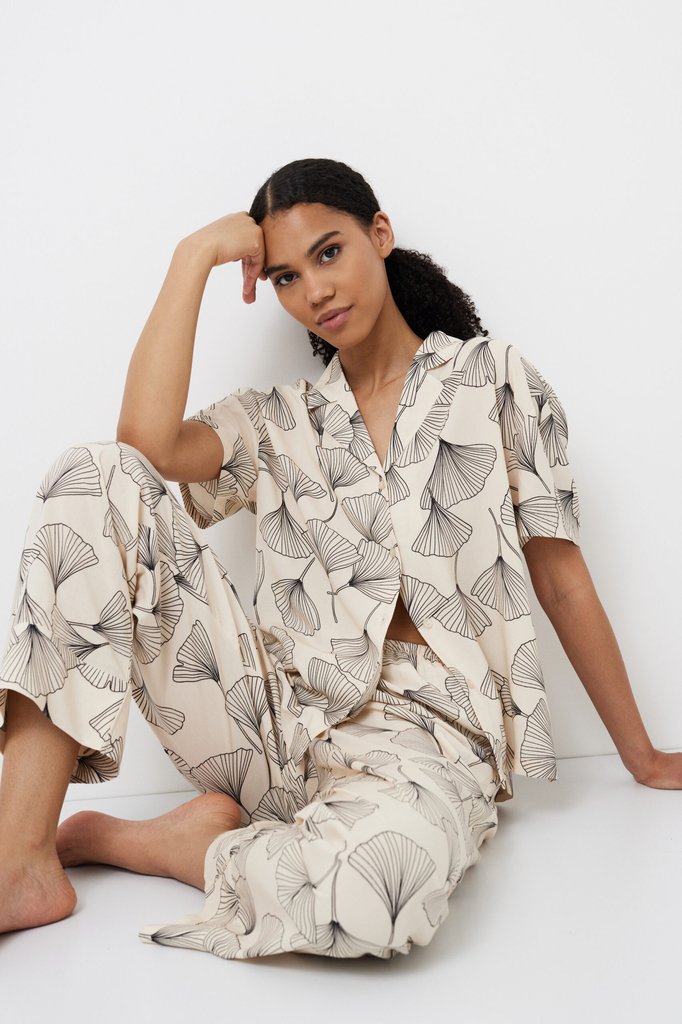sku: SEASHELL | Brand: Aruelle  | Size: XSmall Small Medium Large XLarge XXLarge  | Colors: Экрю  | Бренды Aruelle | Домашняя одежда Пижамы | Title: Пижама с брюками SEASHELL