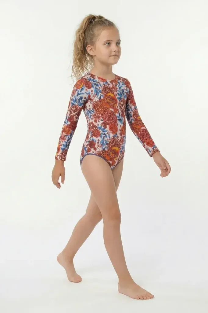 sku: 23002342 | Brand: RoDaSoleil  | Size: 104 110 116 122 128 134 140 146  | Colors: Красный  | Бренды RoDaSoleil | Детские купальники | Title: Слитный купальник ГРАНАТЫ КРАСНЫЕ