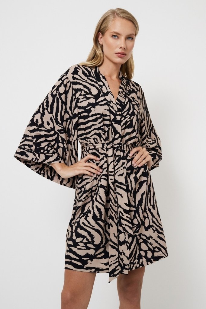 sku: SHERRY | Brand: Aruelle  | Size: XSmall Small Medium Large XLarge  | Colors: Капучино/Черный  | Бренды Aruelle | Домашняя одежда Халаты | Title: Халат SHERRY