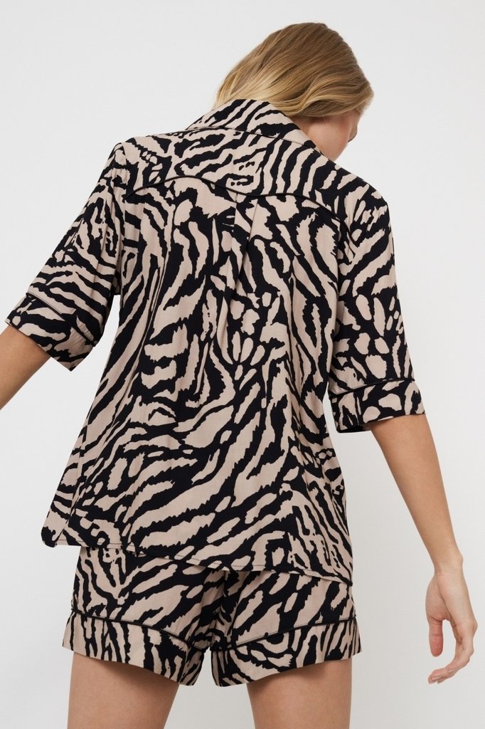 sku: SHERRY | Brand: Aruelle  | Size: XSmall Small Medium Large XLarge XXLarge  | Colors: Капучино/Черный  | Бренды Aruelle | Домашняя одежда Пижамы | Title: Пижама с шортами SHERRY
