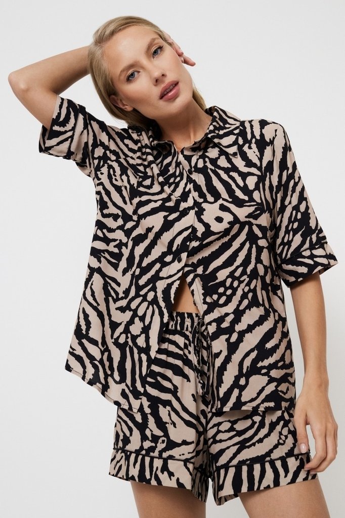 sku: SHERRY | Brand: Aruelle  | Size: XSmall Small Medium Large XLarge XXLarge  | Colors: Капучино/Черный  | Бренды Aruelle | Домашняя одежда Пижамы | Title: Пижама с шортами SHERRY