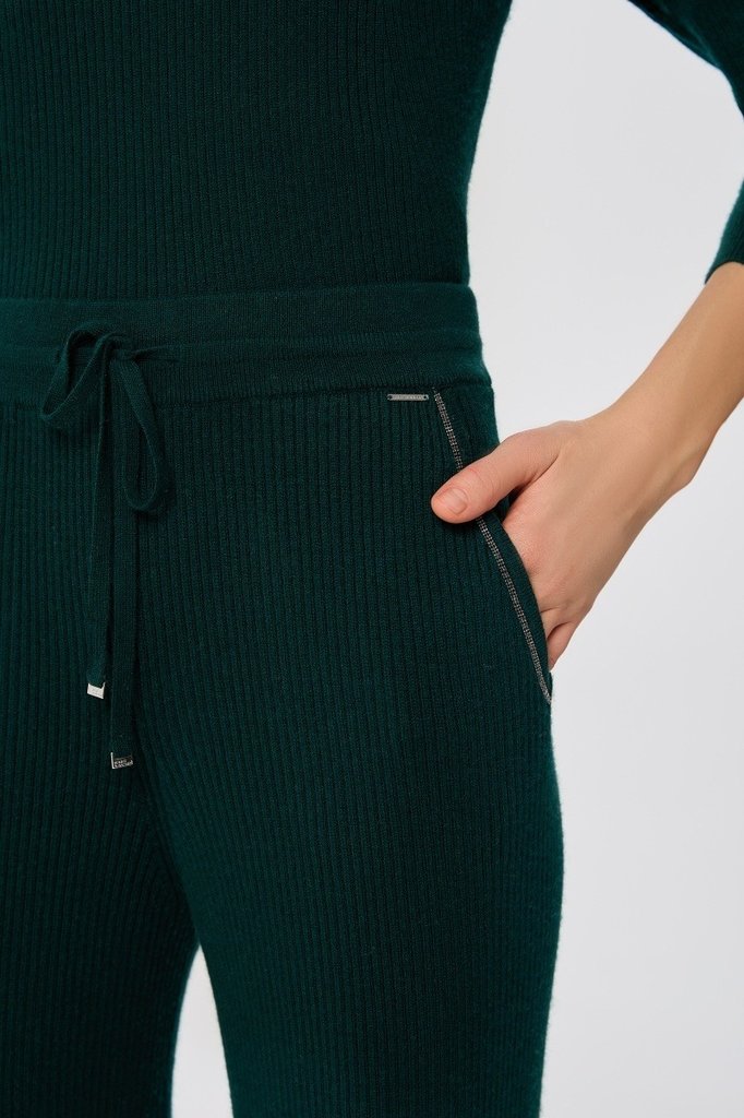 sku: W25-00CH0310 | Brand: Marc Andre  | Size: 36 38 40 42 44 46  | Colors: Изумруд  | Бренды Marc&Andre | Кашемир Брюки | Title: Брюки QUITE MOTION