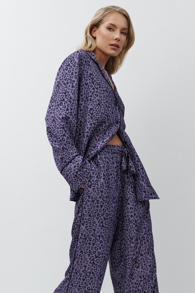 sku: ALIX | Brand: Aruelle  | Size: XSmall Small Medium Large XLarge XXLarge  | Colors: Сиреневый/Черный  | Бренды Aruelle | Домашняя одежда Пижамы | Title: Пижама с брюками ALIX