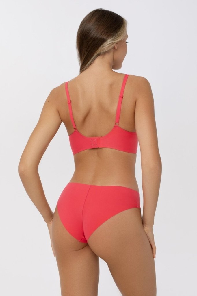 sku: S25-0893-O2-BZO-SZ | Brand: Marc Andre  | Size: 36 38 40 42 44 46  | Colors: Коралл  | Бренды Marc&Andre | Трусы Нижнее белье Бразильяна | Title: Бразильяна TENDER SKIN