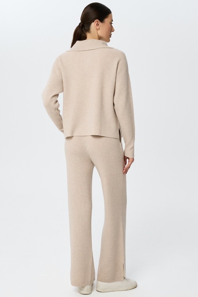 sku: W25-00CH0423 | Brand: Marc Andre  | Size: 36 38 40 42 44 46  | Colors: Бежевый  | Бренды Marc&Andre | Кашемир Джемперы | Title: Свитер с воротником на молнии QUITE MOTION