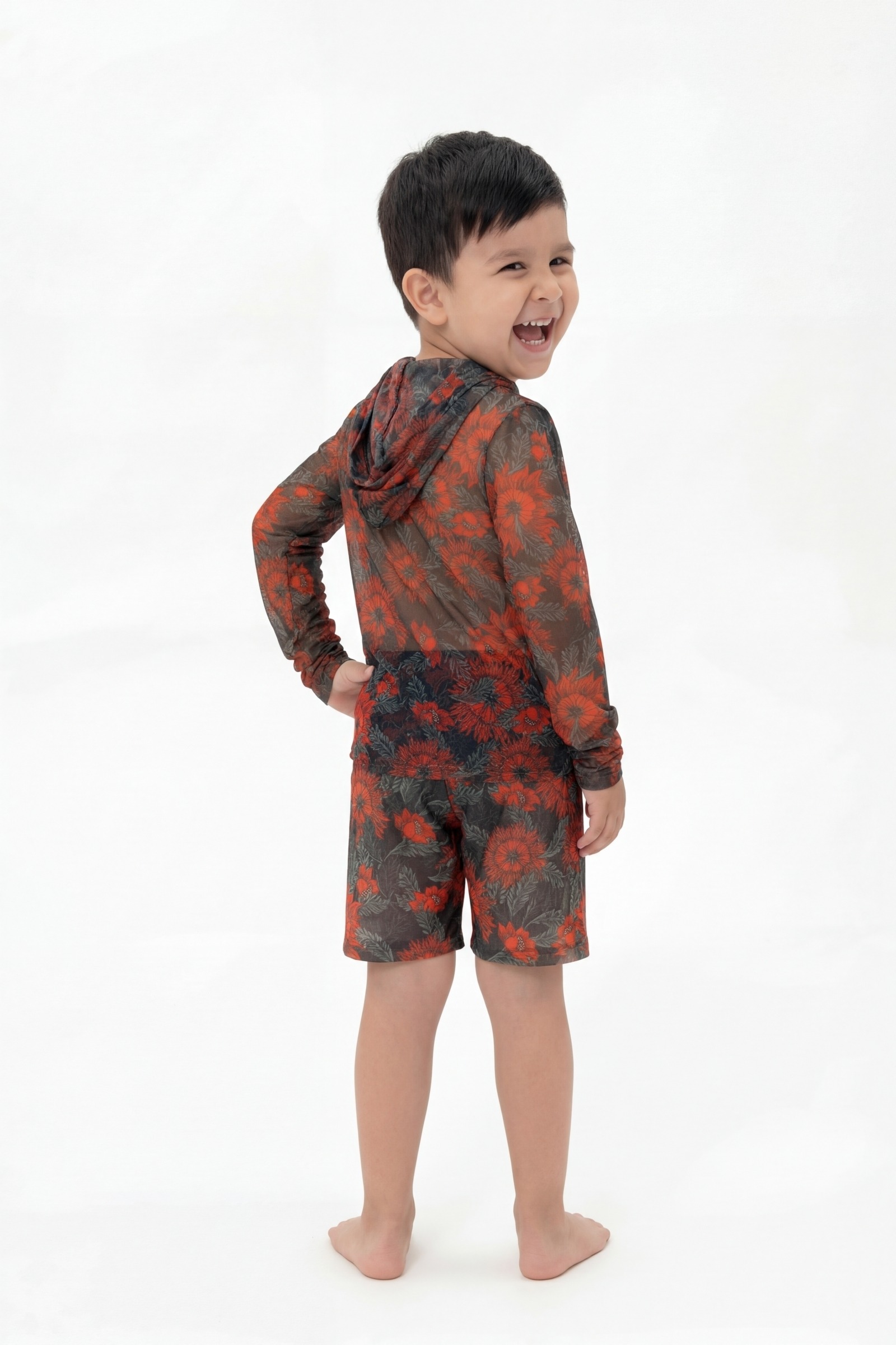 sku: 26002560 | Brand: RoDaSoleil  | Size: 104 110 116 122 128 134 140 146 152 158  | Colors: Цветной  | Бренды RoDaSoleil | Детские купальники | Title: Футболка АРКАН СОЛНЦЕ Оранжевый с капюшоном