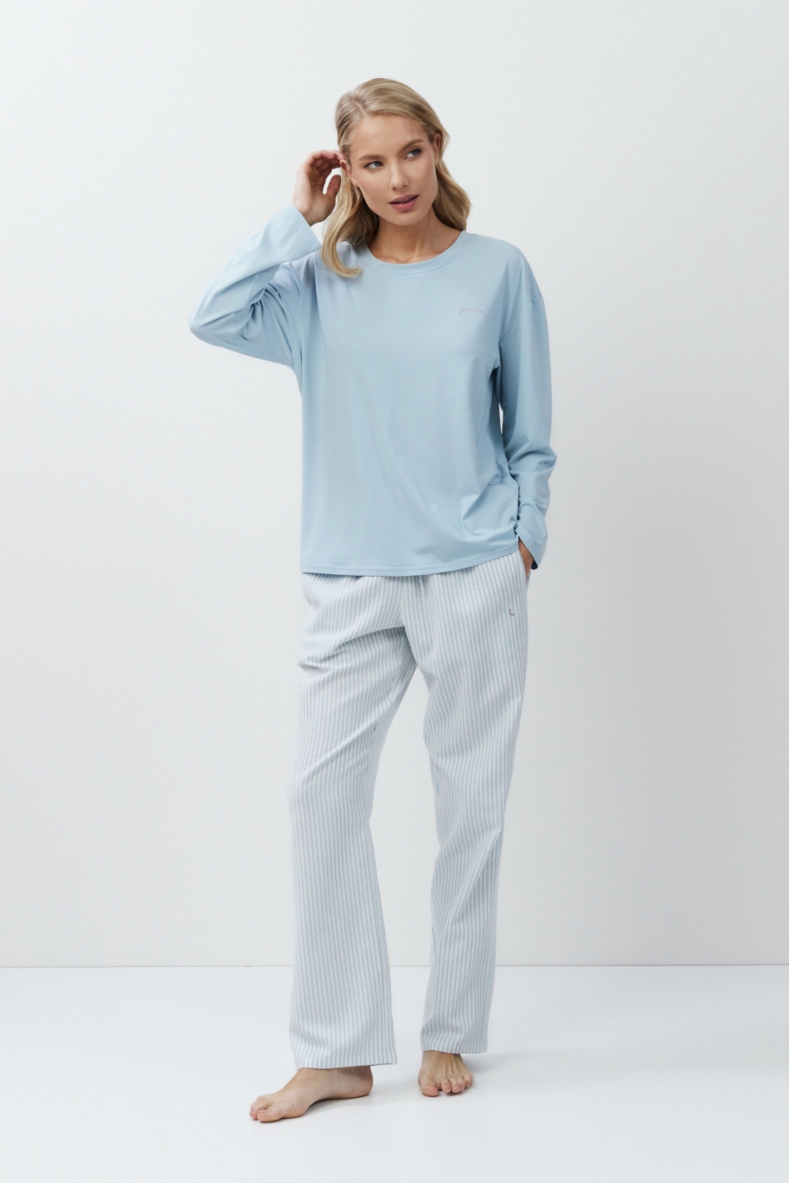 sku: BONNIE | Brand: Aruelle  | Size: XSmall Small Medium Large XLarge XXLarge  | Colors: Голубой  | Бренды Aruelle | Домашняя одежда Пижамы | Title: Пижама с брюками BONNIE