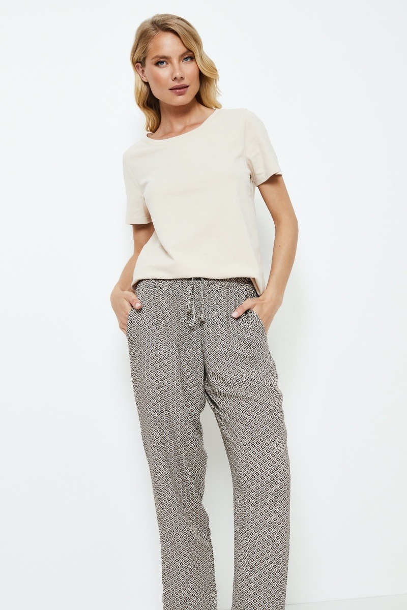 sku: JADE | Brand: Aruelle  | Size: XSmall Small Medium Large XLarge XXLarge  | Colors: Бежевый  | Бренды Aruelle | Домашняя одежда Пижамы | Title: Пижама с брюками JADE