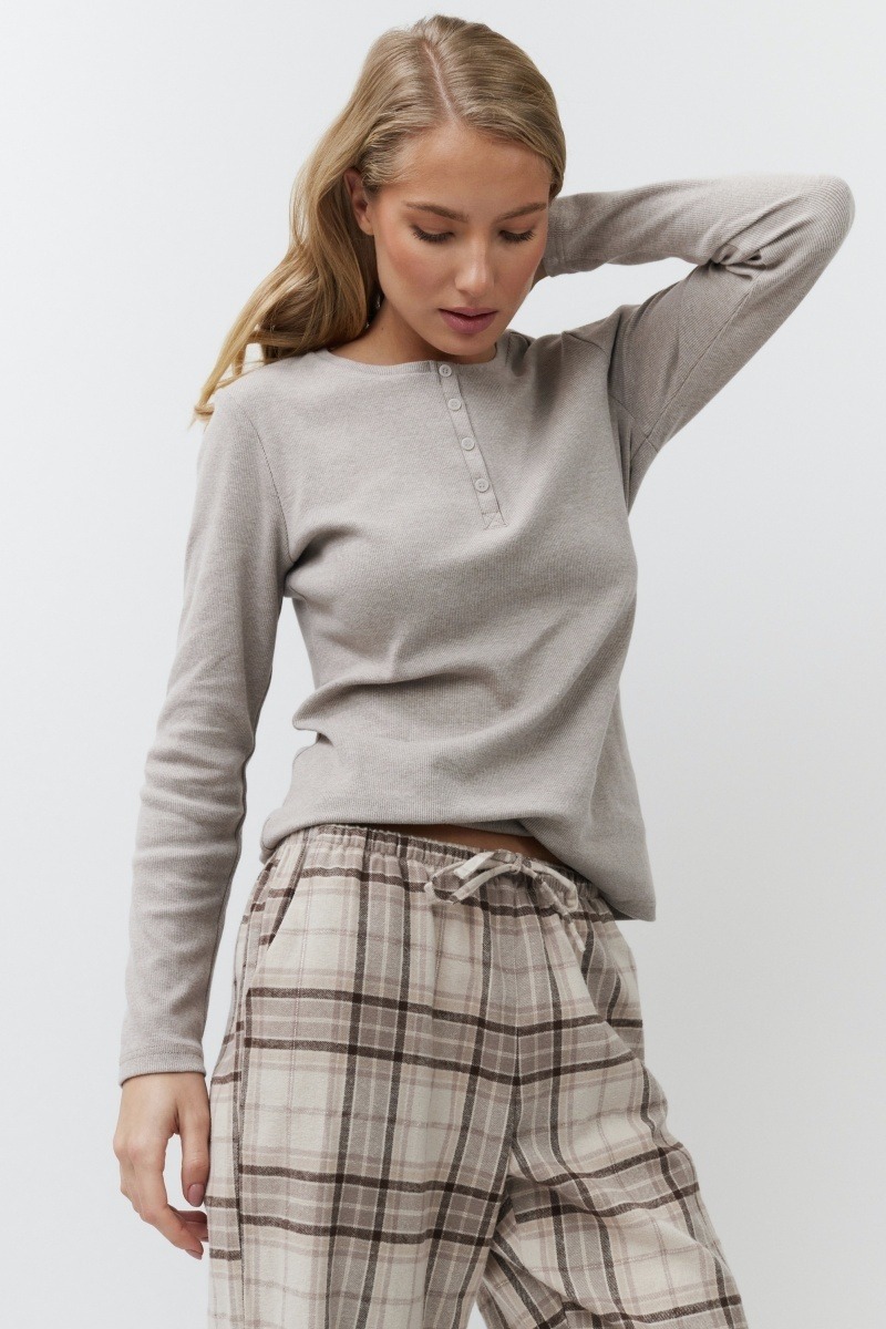 sku: MARTINA | Brand: Aruelle  | Size: XSmall Small Medium Large XLarge XXLarge  | Colors: Бежевый  | Бренды Aruelle | Домашняя одежда Пижамы | Title: Пижама с брюками MARTINA