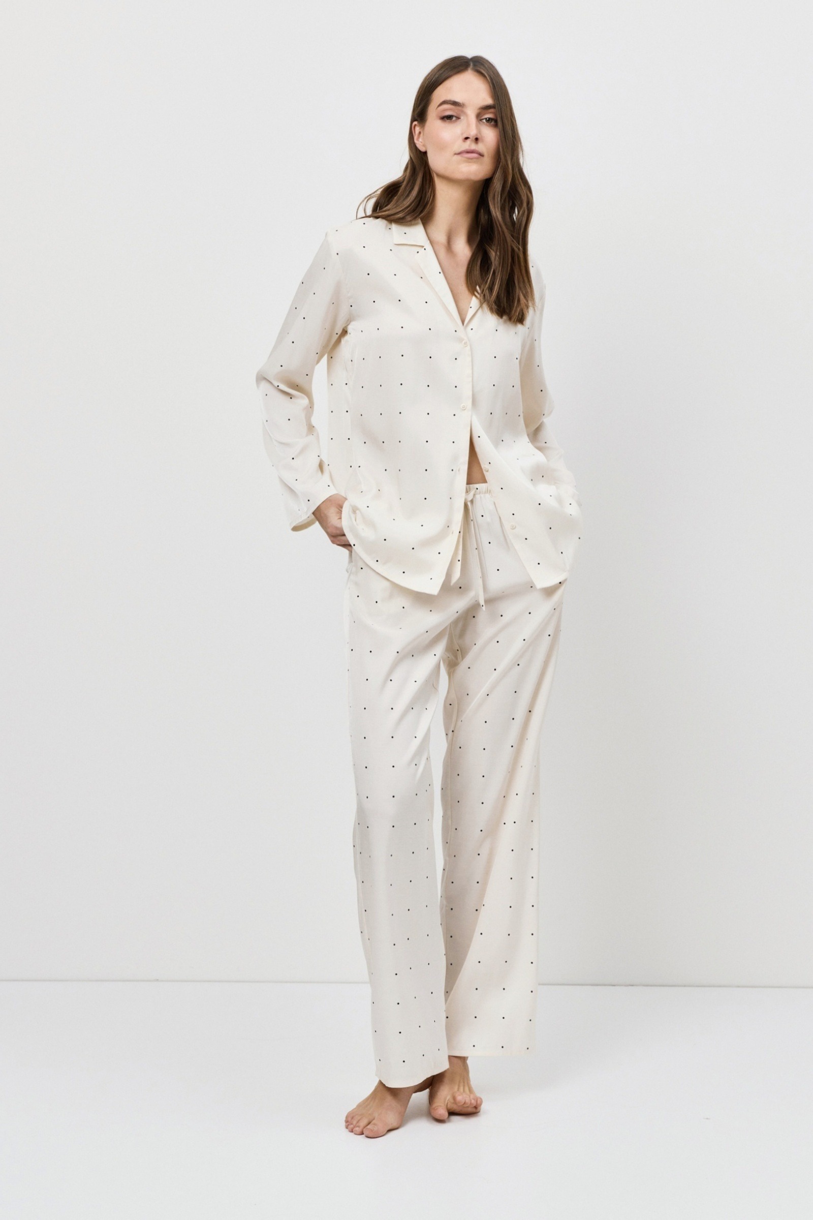 sku: ALBA | Brand: Aruelle  | Size: XSmall Small Medium Large XLarge XXLarge  | Colors: Экрю  | Бренды Aruelle | Домашняя одежда Пижамы | Title: Пижама с брюками ALBA